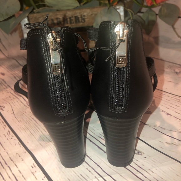 💥BRAND NEW💥Liz Claiborne heels - Picture 2 of 5